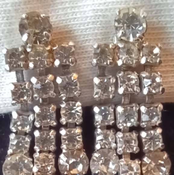 Vintage Kramer NY Dangling Rhinestone Screw-Back Earrings - Picture 9 of 12